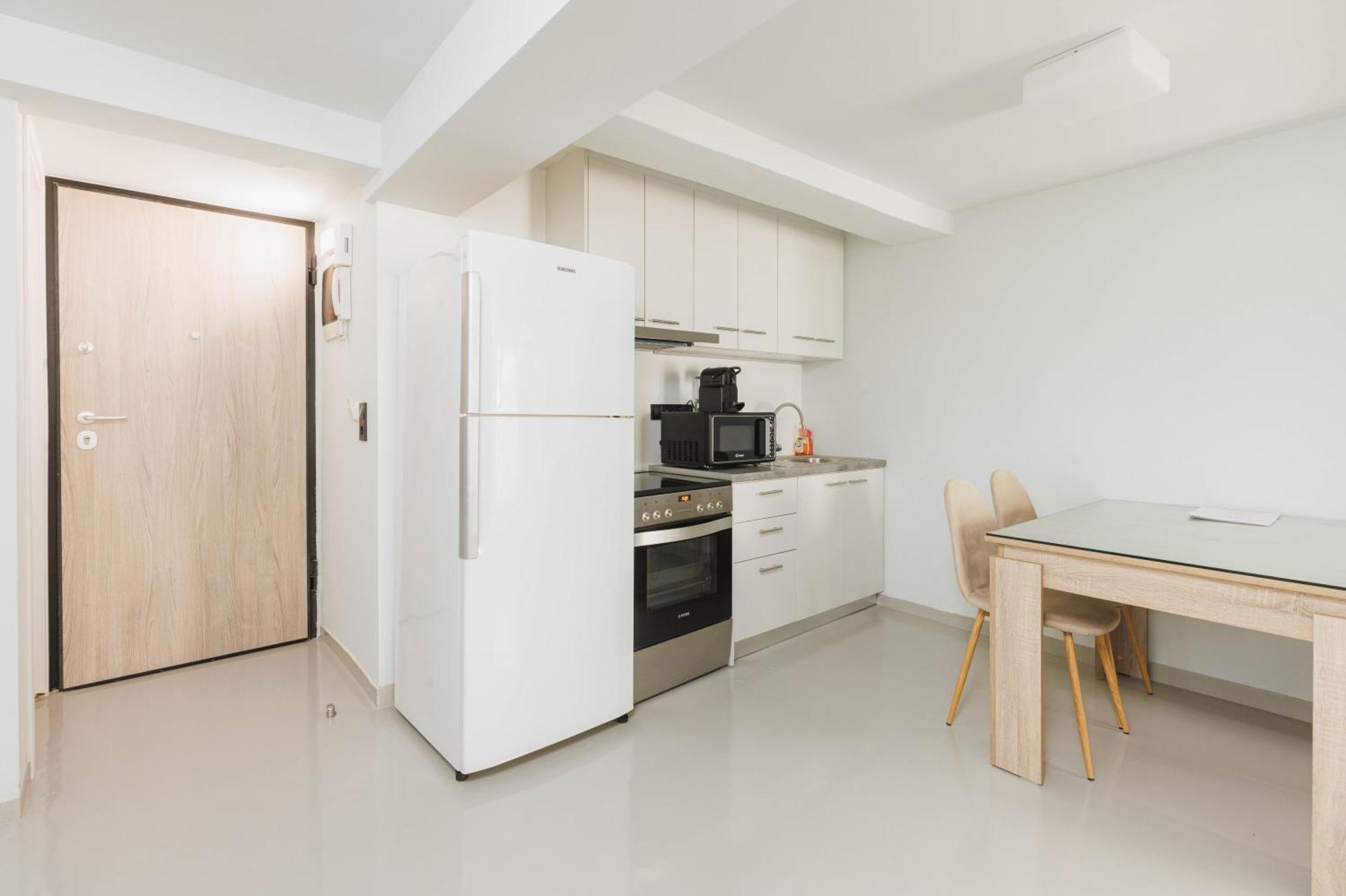 Beautiful Underground Nest With Prv Terrace Apartment