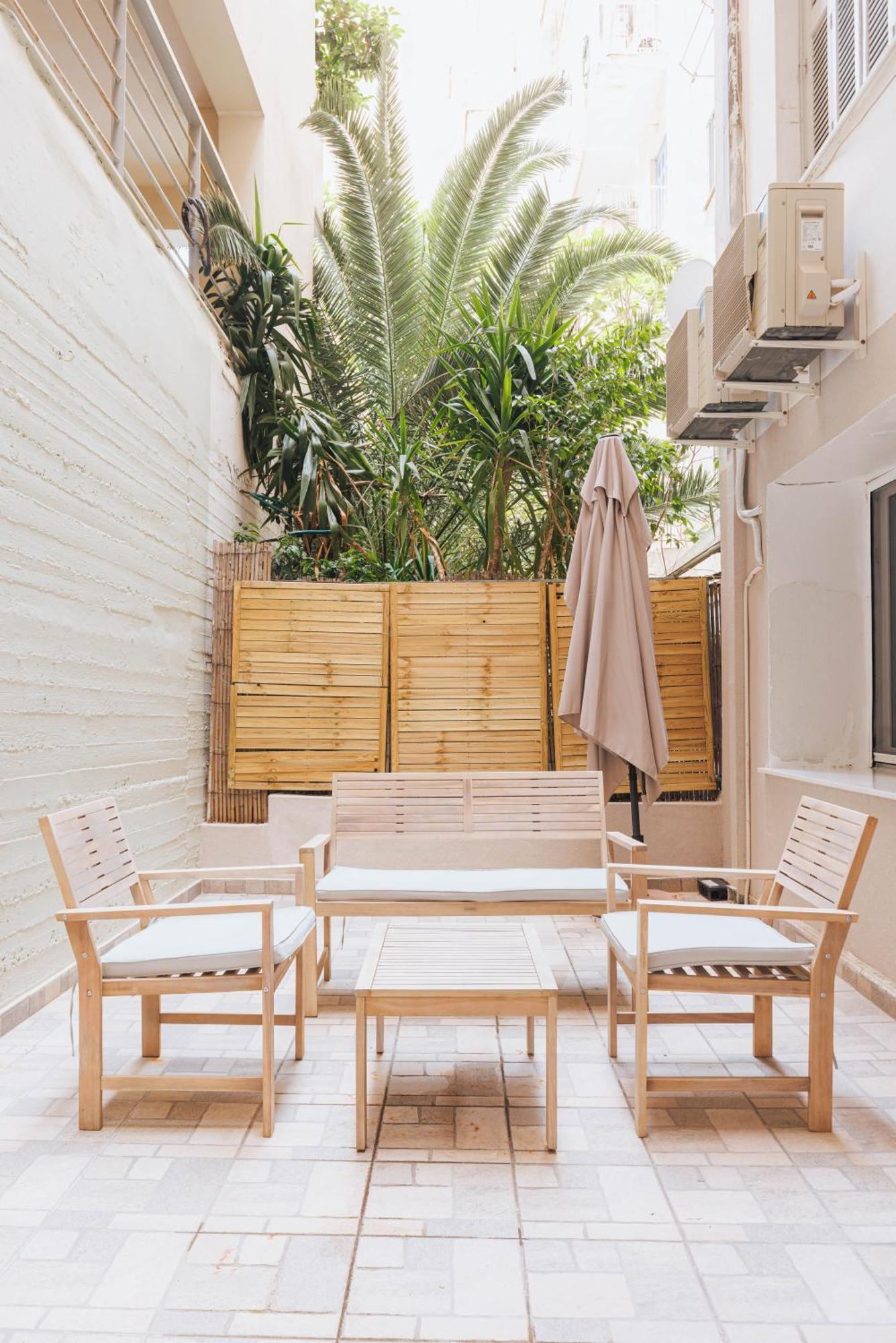 Beautiful Underground Nest With Prv Terrace Apartment Athens